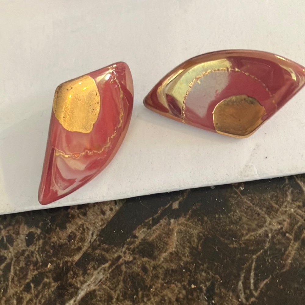 Artsy pierced earrings